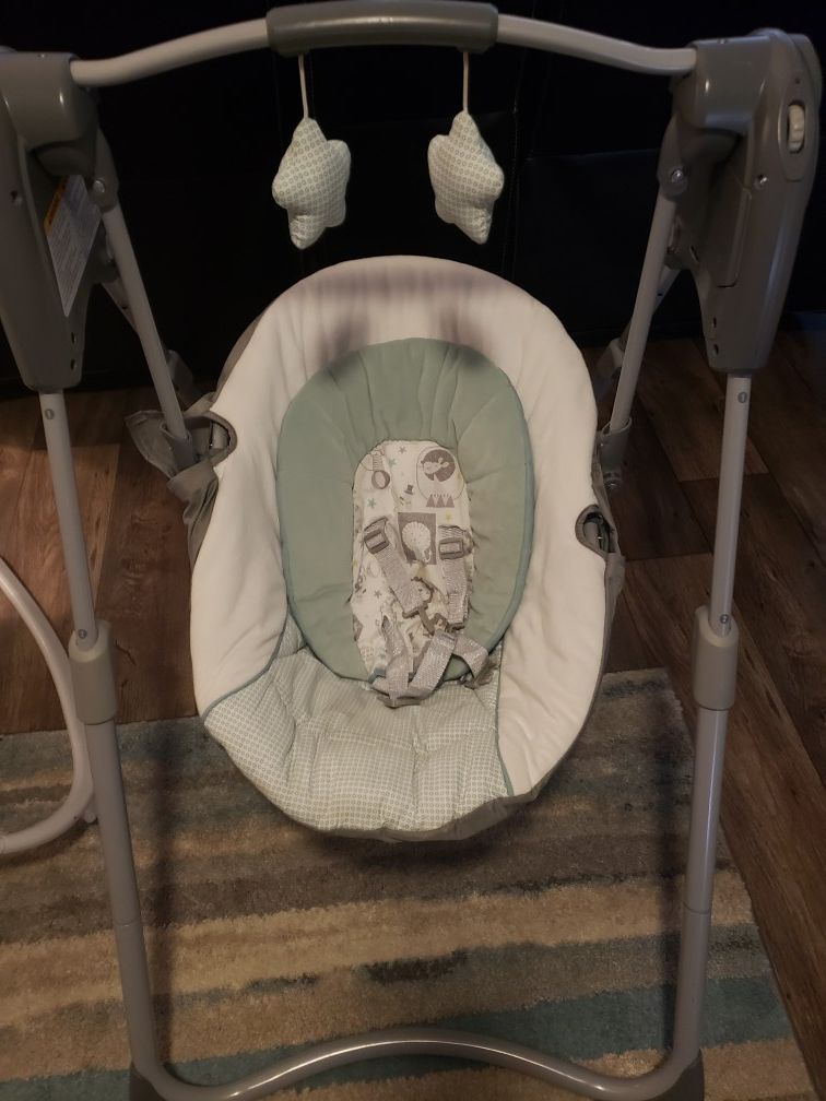 Baby swing excellent condition