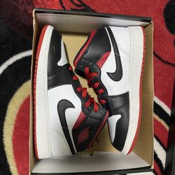 Nike Air Jordan 1 Mid Size 5y 