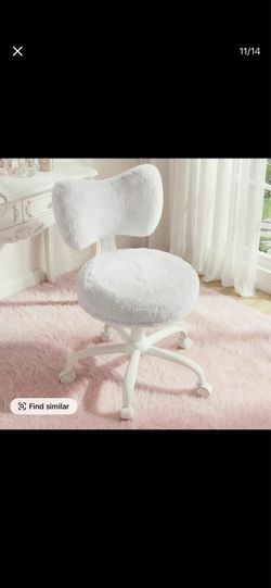 White Fluffy Vanity Chair