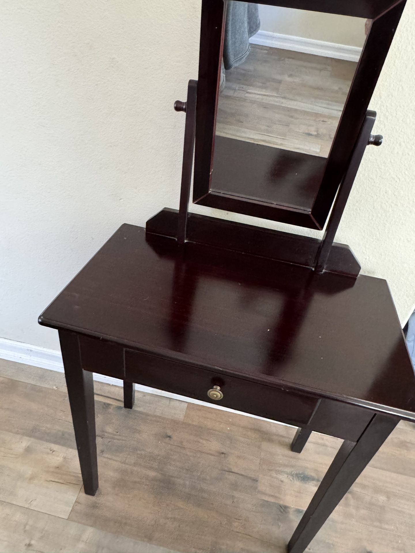 Vanity Dresser