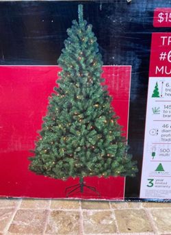 NEW IN BOX Christmas tree 6.5 ft van burden pine Pre Lite with multi color lights