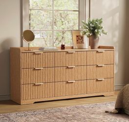 9-Drawer Fluted Chest of Drawers, 57.9" Wide Dresser, Natural Oak for Boho Theme Bedroom, Modern Wood TV Stand Organizer for Living Room, Wooden Deep 