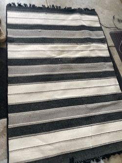 Outdoor Patio Rug 5x7!!