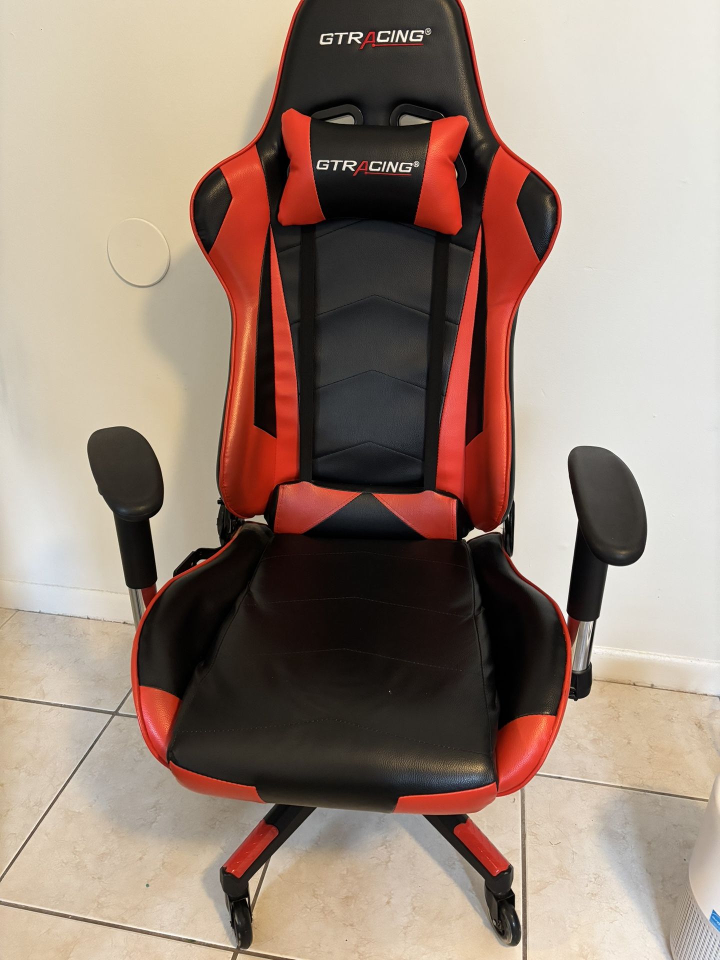 GTRACING gaming Chair (Black & red)