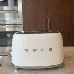 Smeg White Toaster 
