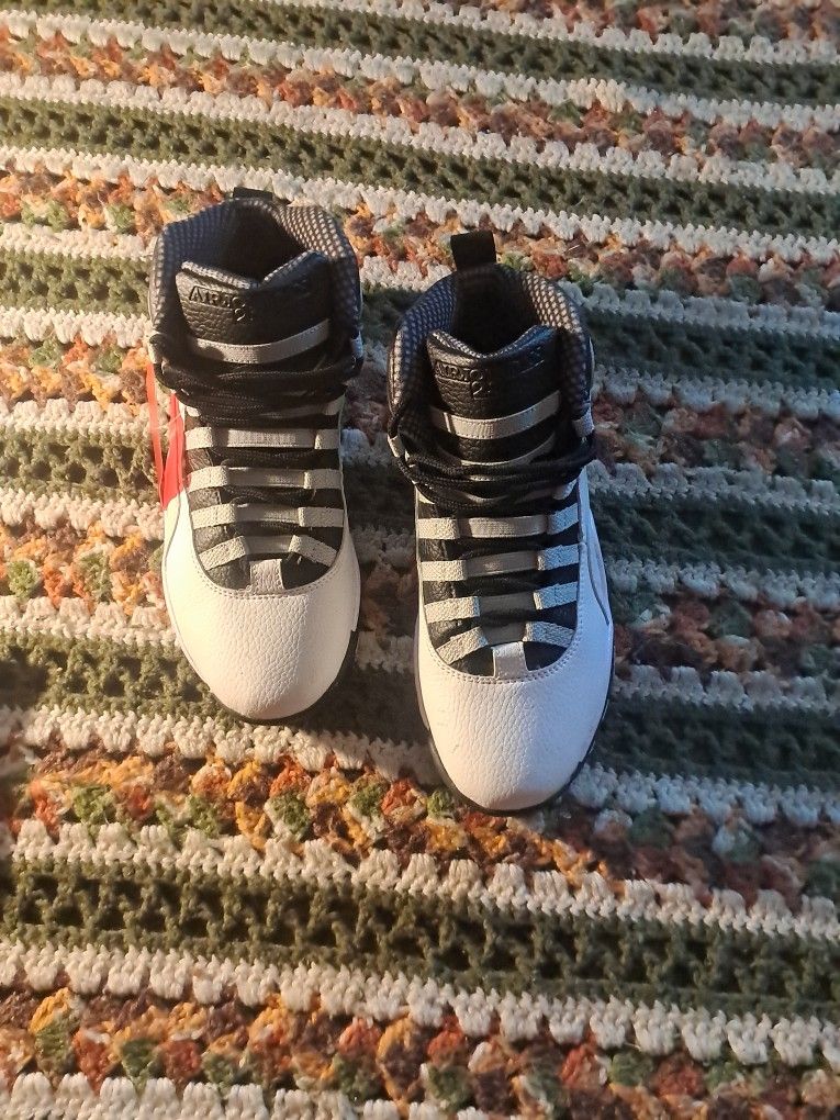 black N white Size 7