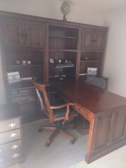 Executive Double-sided Desk With 2 Book Cases