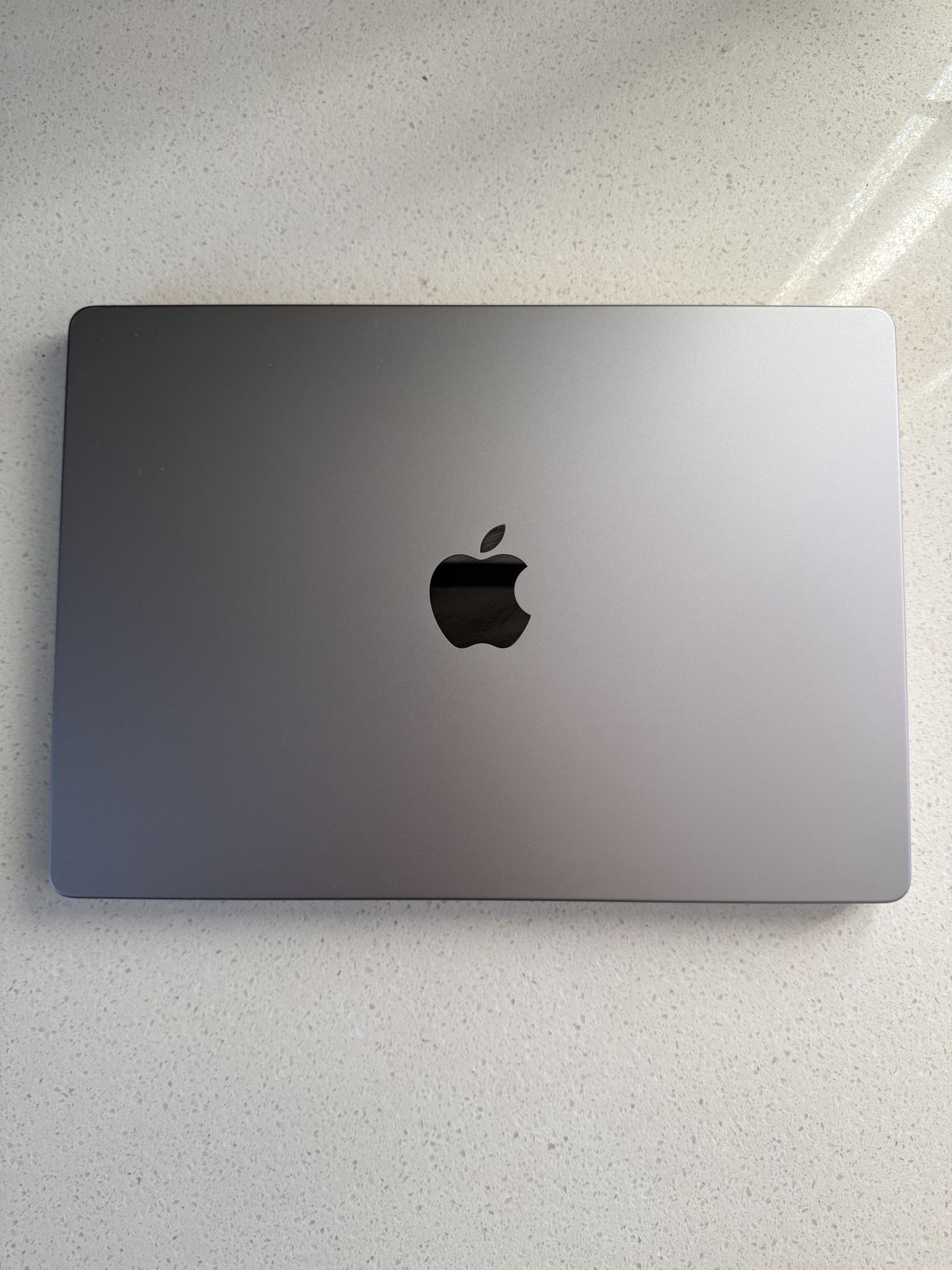 14” Macbook Pro M1, 16GB RAM, 1TB SSD