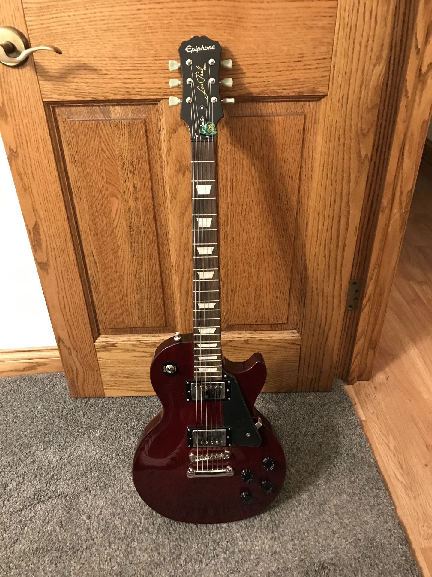 Ephiphone Les Paul Guitar