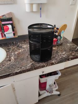 Rotating Skin Care Or Makeup Organizer 