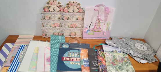 Gift Bags Mixed Lot & 25th Anniversary Decor