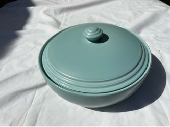 Pfaltzgraff Stoneware green 9” Serving Bowl with Lid