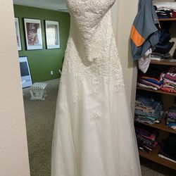 White A-Line Lace, Beaded Wedding Gown (size 8)