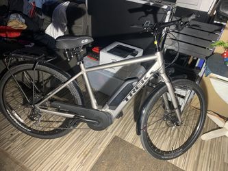 Trek Versa + 2 Electric Bike