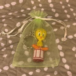 Vintage 1998 Warner Bros. Looney Tunes Tweety Bird Keychain