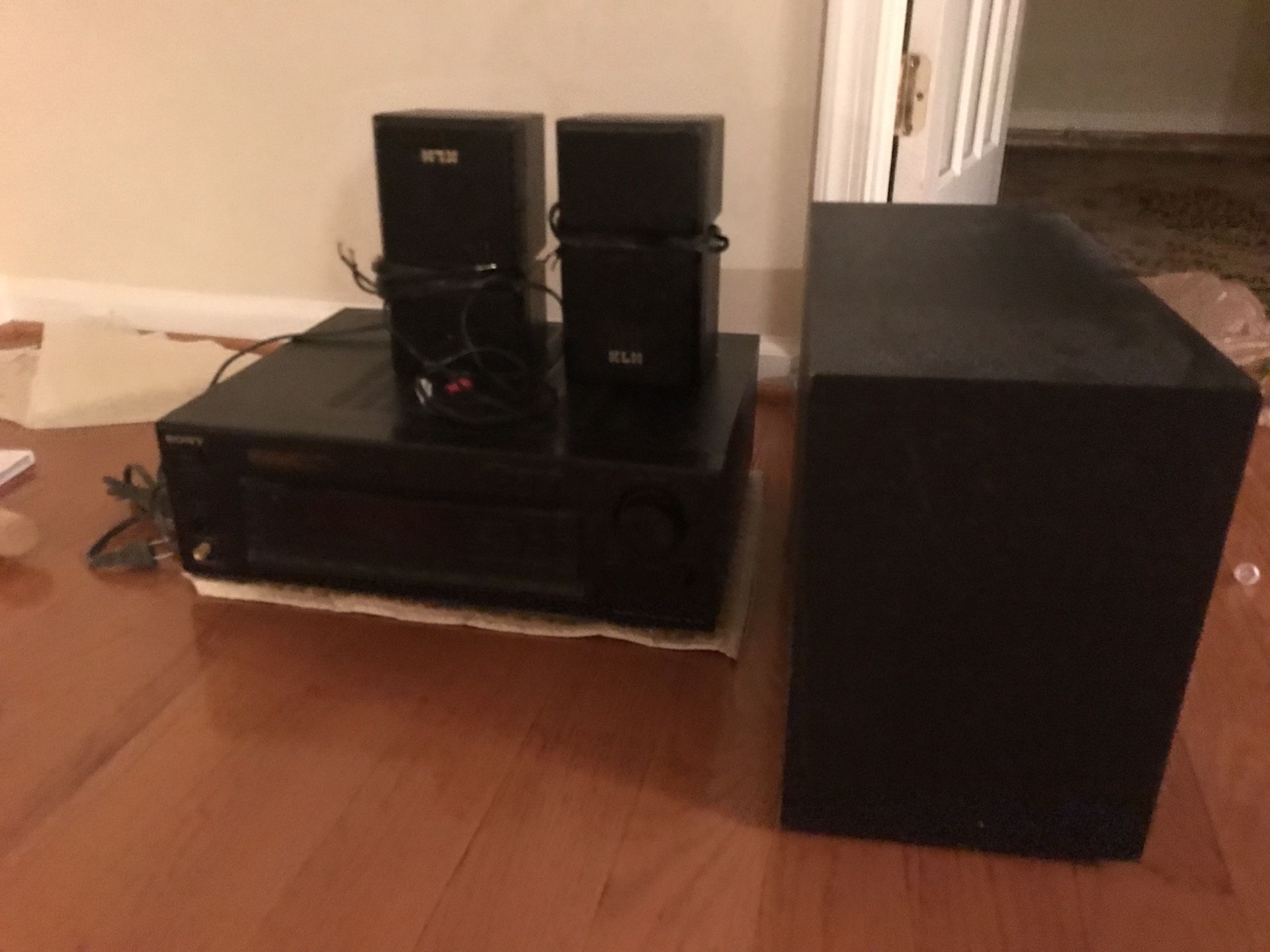 SONY Amplifier, Sub-woofer and 2 KLH Speakers