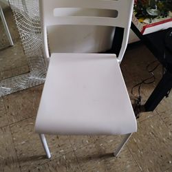 Single Chair Metal Plastic Seat Excellent Condition Pickup Only Cash 