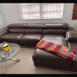 Modani Amadeo Sectional Sofa 