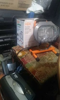 2 HALOGEN WORK LIGHTS BOTH R NEW