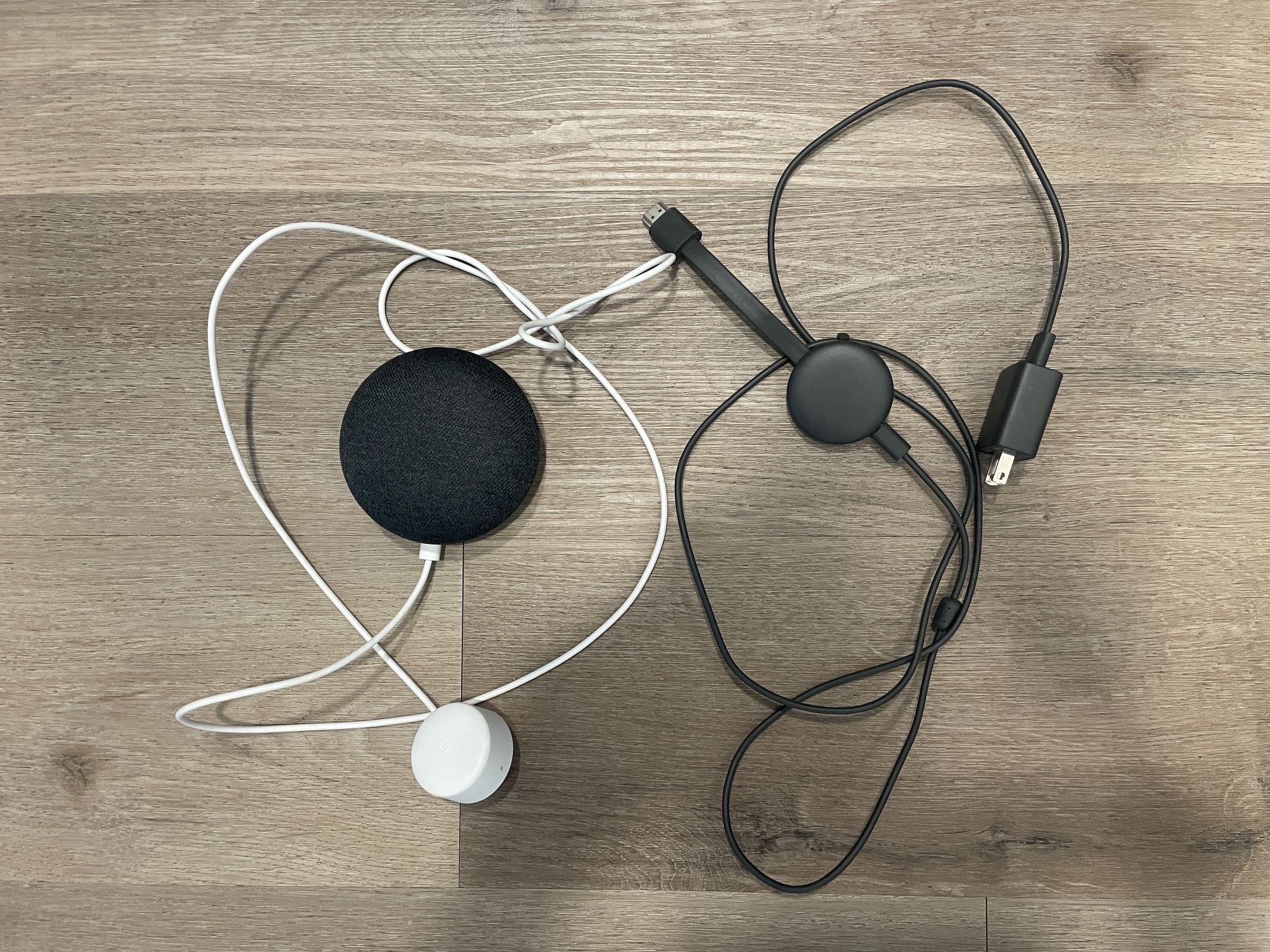 Google Chromecast + Google Mini Speaker