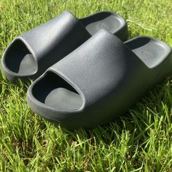 Adidas Yeezy Slides Men's Size 8 Slate Marine Grey Lightly Used 