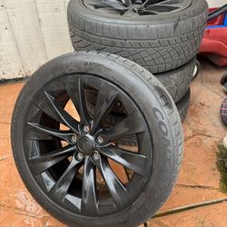 Set of (4) 19" Tesla Model S Slipstream Wheels & Tires w/ TPMS