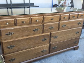 Dresser/Nightstand Vintage Set