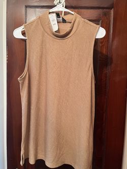 2 Sleeveless Tops