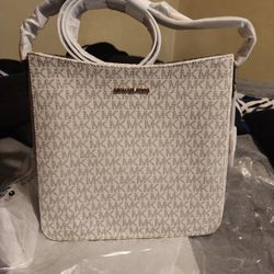Brand New  Michael Kors 