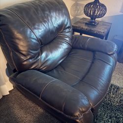 Leather Recliner & Queen Bedroom Set – BONUS Mattress Included!