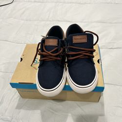 Boys (size 4) Moc Closed Toe Slip-On Shoe