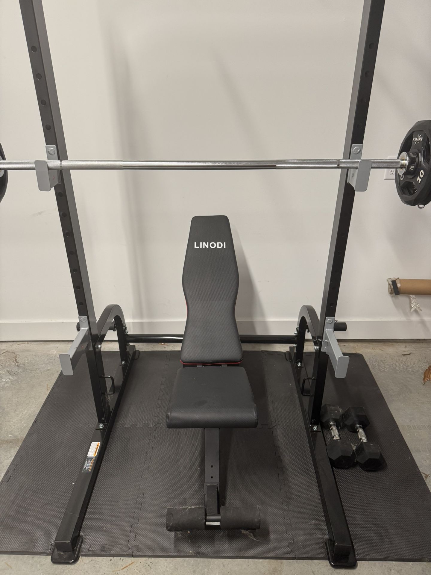 Weightlifting Gym (EVERYTHING PICTURED INCLUDED)