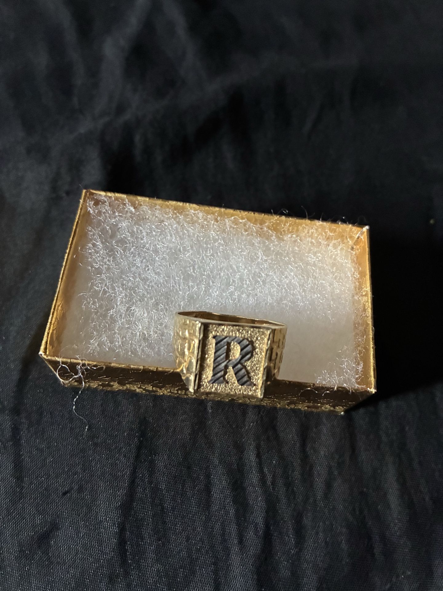 14k gold ring initial R
