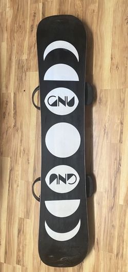 GNU Space Case Snowboard 153cm with Burton Custom Bindings Size L