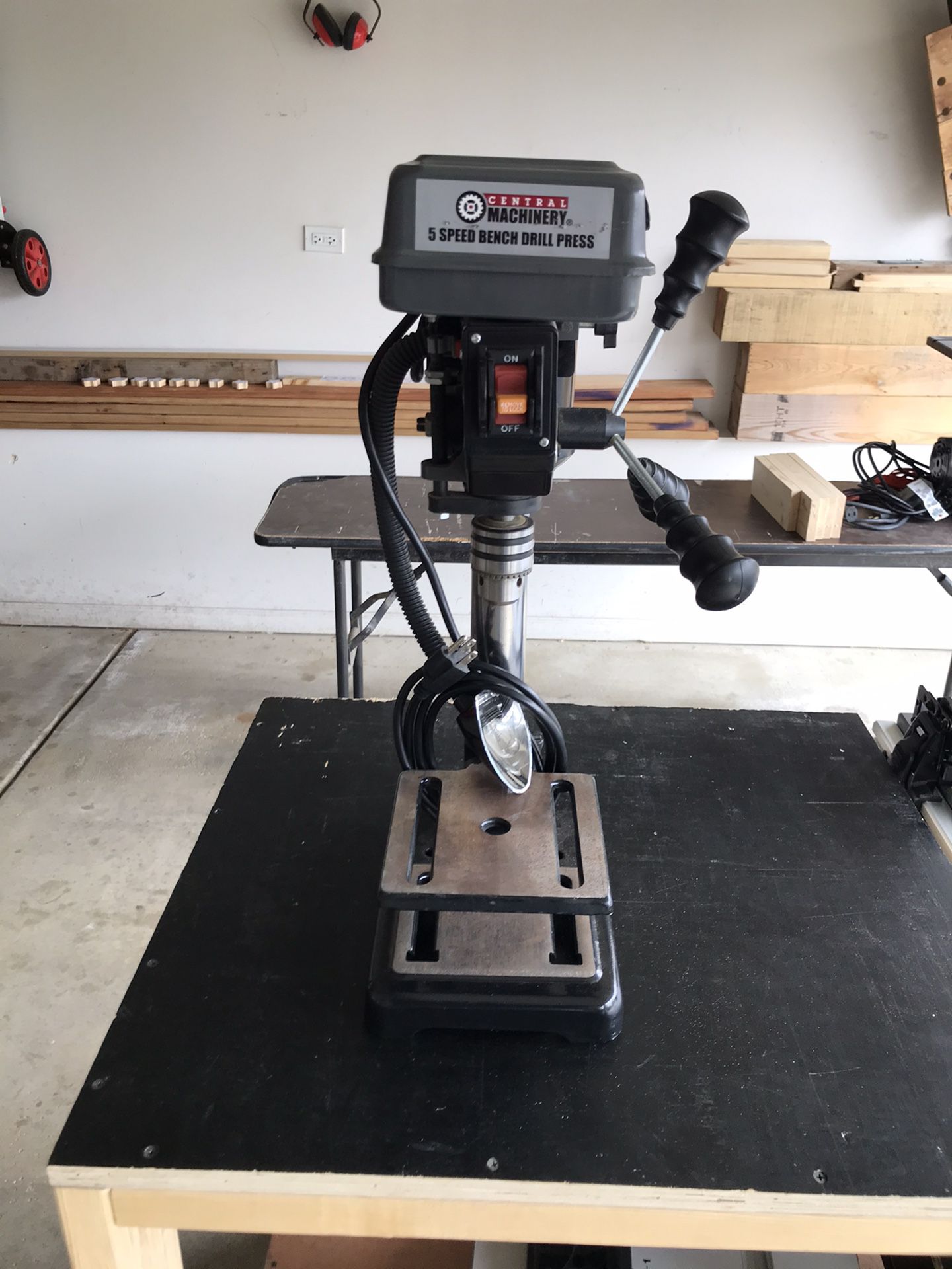 Central Machinery 5 Speed Benchtop Drill Press With Built In Work Light