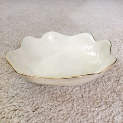 Vintage LENOX 8” Saybrooke Bowl Hand Decorated 24K Gold Scalloped Edge - Made in USA
