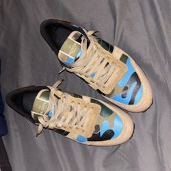 Valentino Garvani Rock runner 