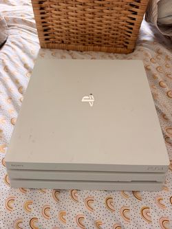 Sony PlayStation 4 Pro 1TB White PS4 + Original Controller & Cables