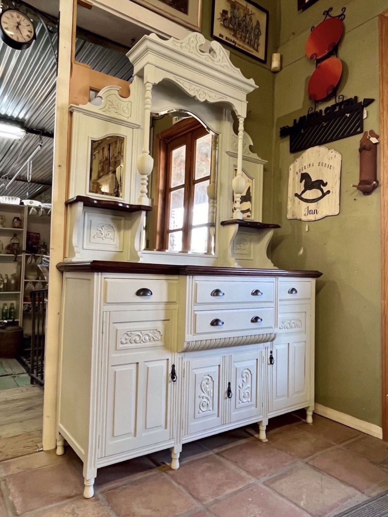 Stunning Victorian Buffet, Sideboard, Entry Table. Quality Real Wood, Antique, Mirrored Back