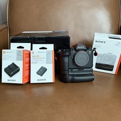 Sony A9III and accessories - $5500
