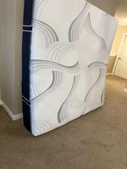 King size mattress almost new I got for $