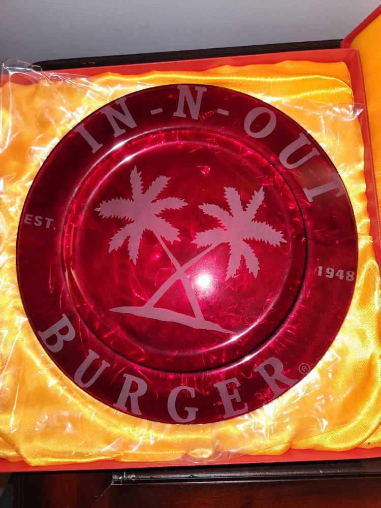 In-n-out burger Collectable plate