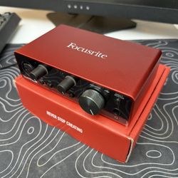 Focusrite Scarlett Solo (Pre amp)