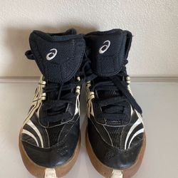 Ascics Black Wrestling shoes size 6 1/2.