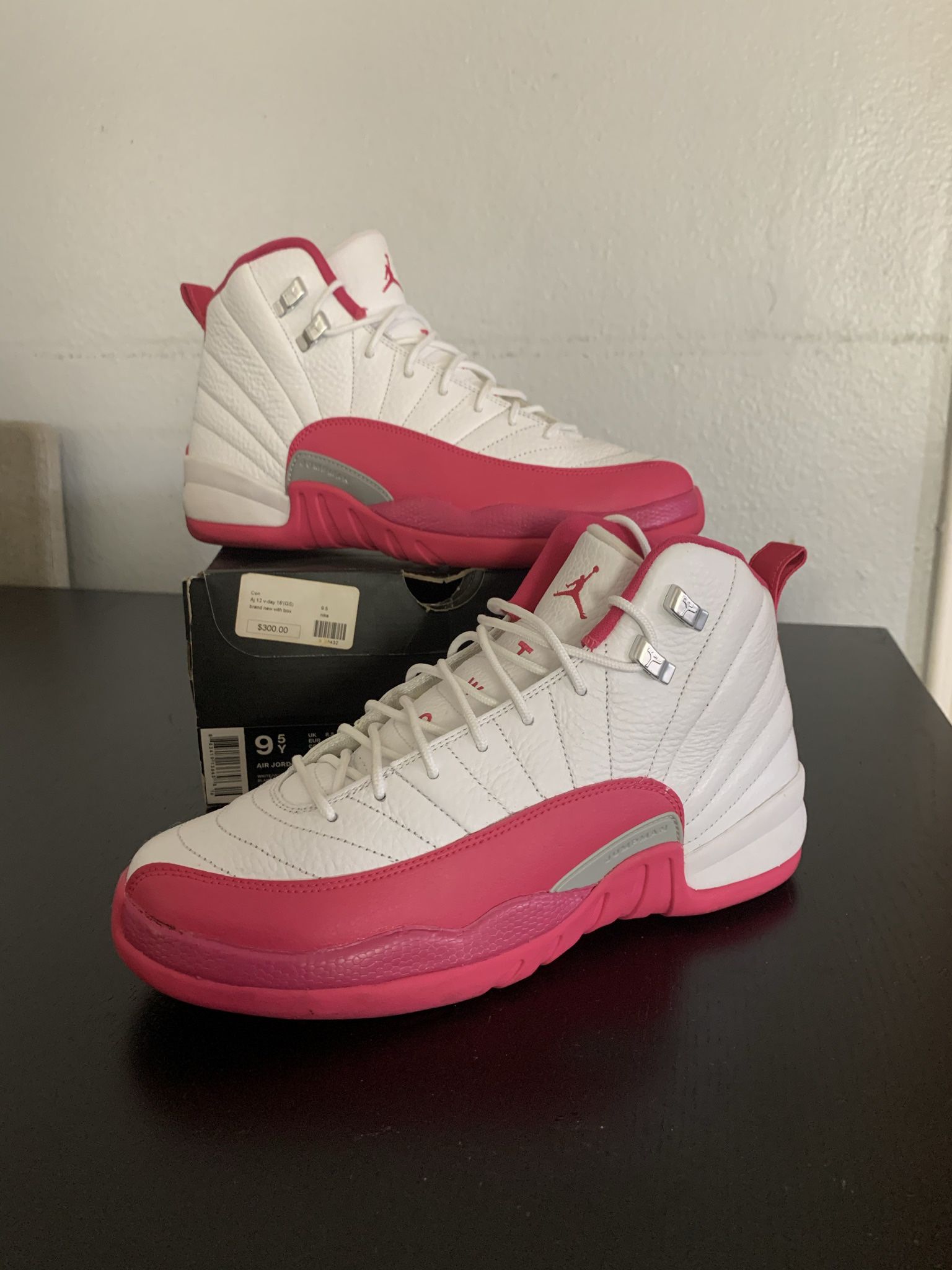 Dynamic Pink Air Jordan 12 for Sale in Long Beach, CA - OfferUp