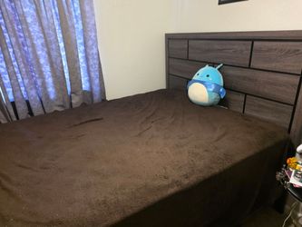 Queen bed with frame mattress and box spring