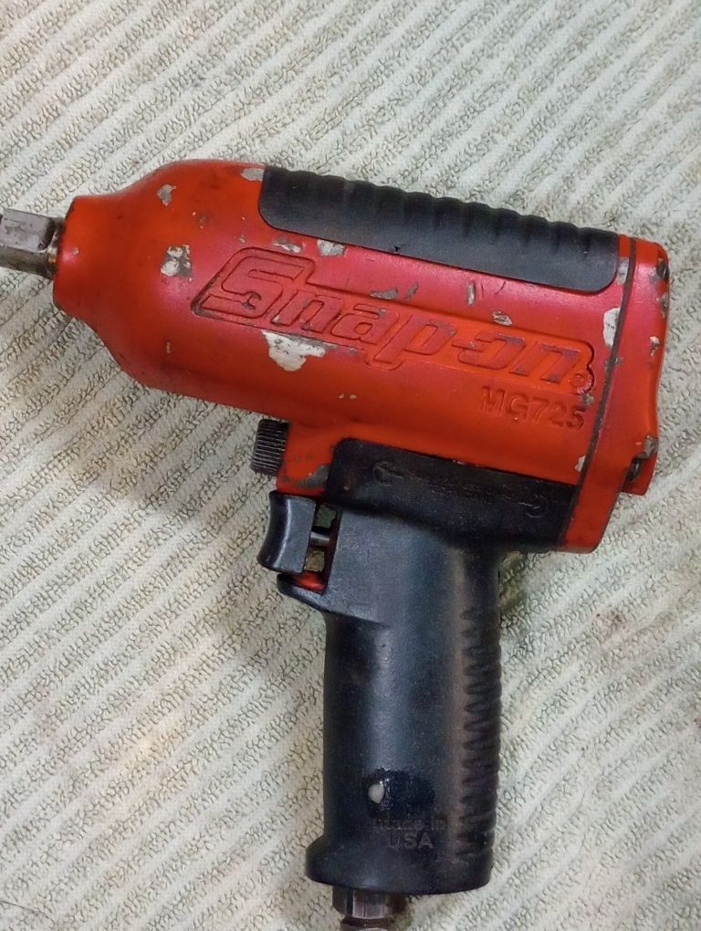 SNAP ON HEAVY DUTY IMPACT WRENCH