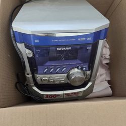 Stereo With Speakers