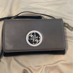 Guess Handbags For Women for Sale in Lake Worth, FL - OfferUp