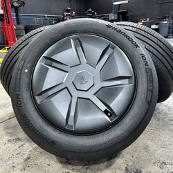 FREE DELIVERY  NEW 2026 18" Tesla Model Y Juniper OEM Steel Wheels Rims HANKOOK 235/55/18 99%
